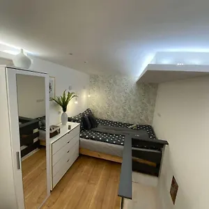 Lazyhome Apartman