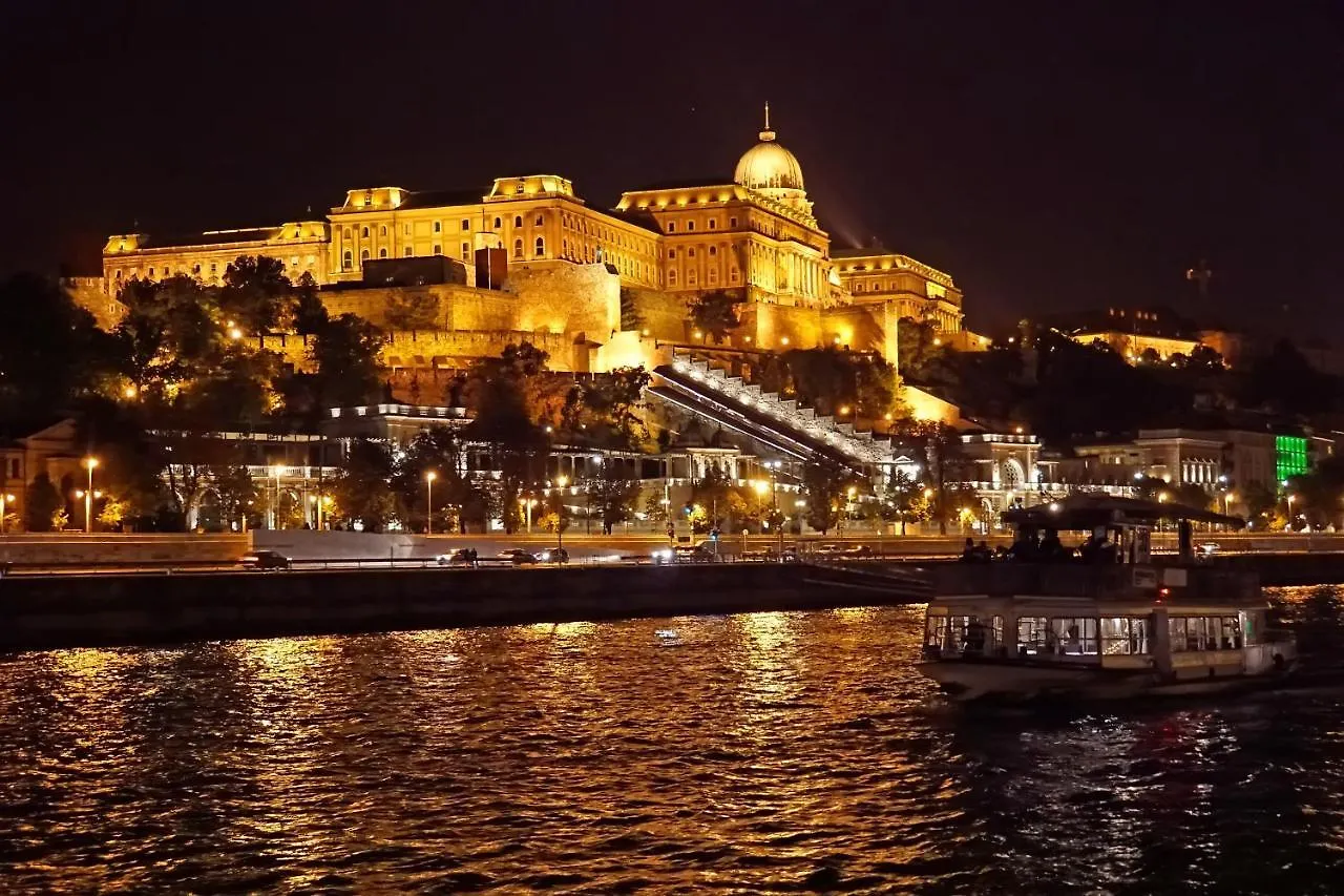 Modern, Quiet & Cozy Apartment In The Middle Of Downtown Near Danube At Fashion Street Budapest